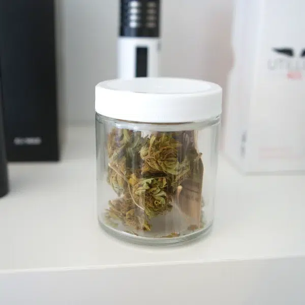 420 glass cannabis jars with plastic lid